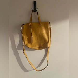 Mustard yellow Steve Madden shoulder bag